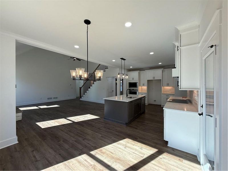 Furnished interior view inside a new home in , Waleska (Image 14).