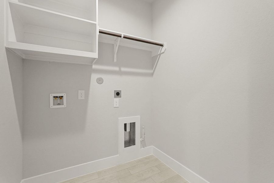 Spacious, unfurnished interior of a new home in Briarwood Crossing, Rosenberg (Image 25).