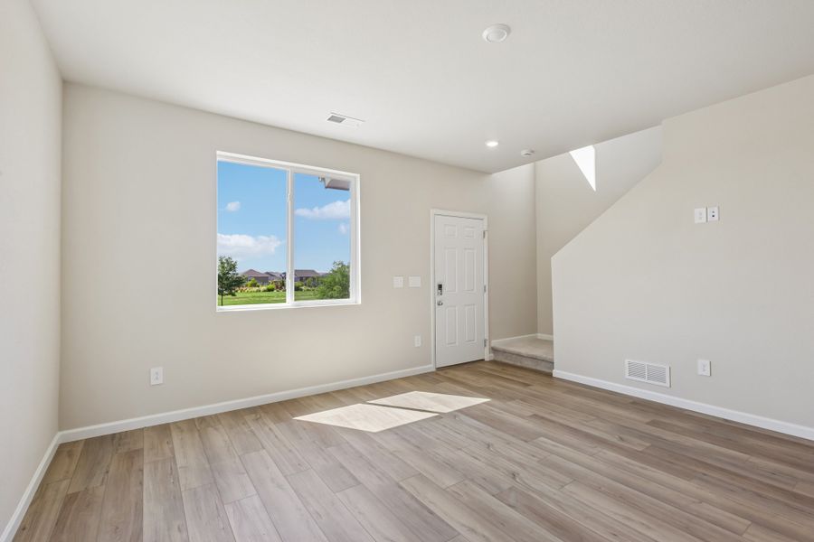 Spacious, unfurnished interior of a new home in Pintail Commons at Johnstown Village, Johnstown (Image 8).