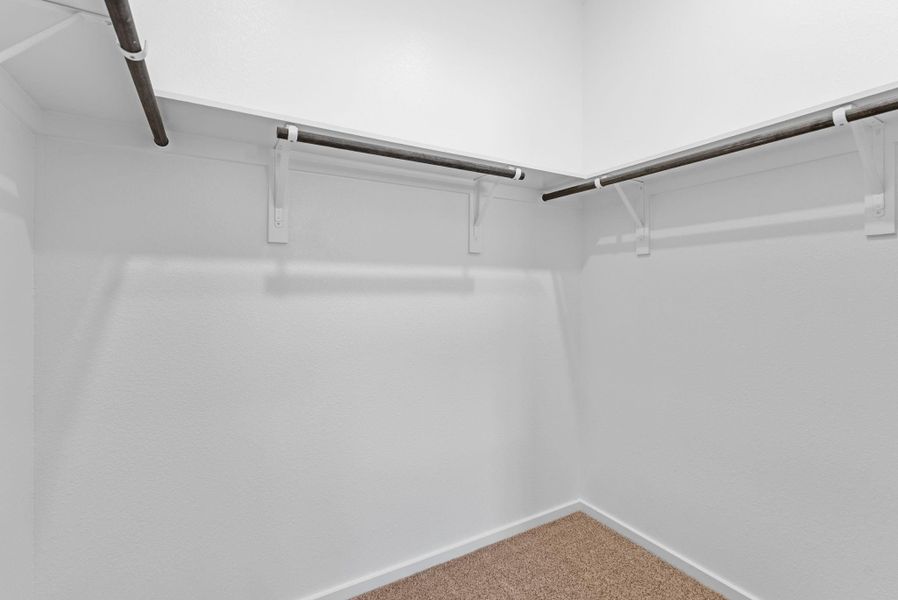 Spacious, unfurnished interior of a new home in Laurel Landing, Alvin (Image 15).