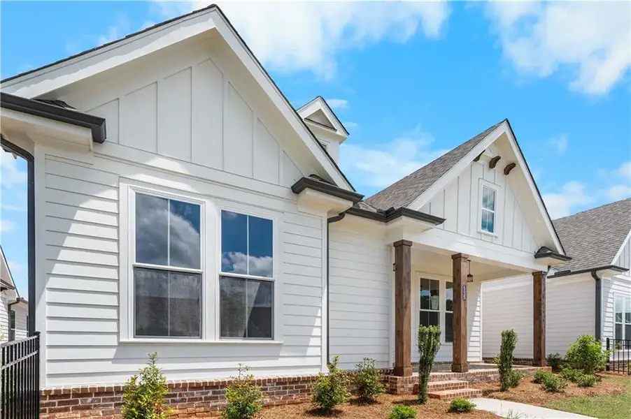 Exterior details and patio area of a home in Aberdeen, Hoschton (Image 23).