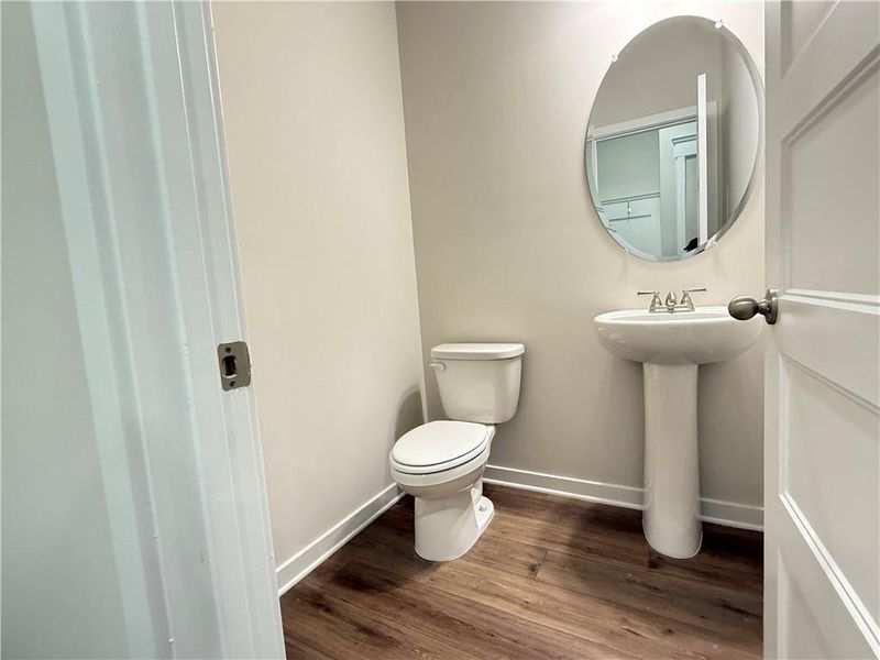Furnished interior view inside a new home in Ponderosa Farms Manor, Gainesville (Image 13).