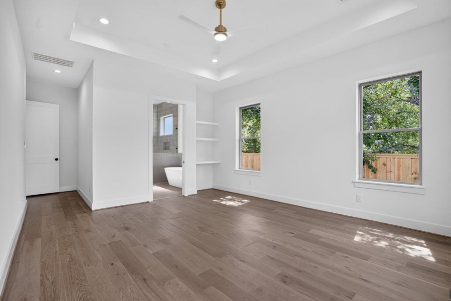 Spacious, unfurnished interior of a new home in , Houston (Image 39).