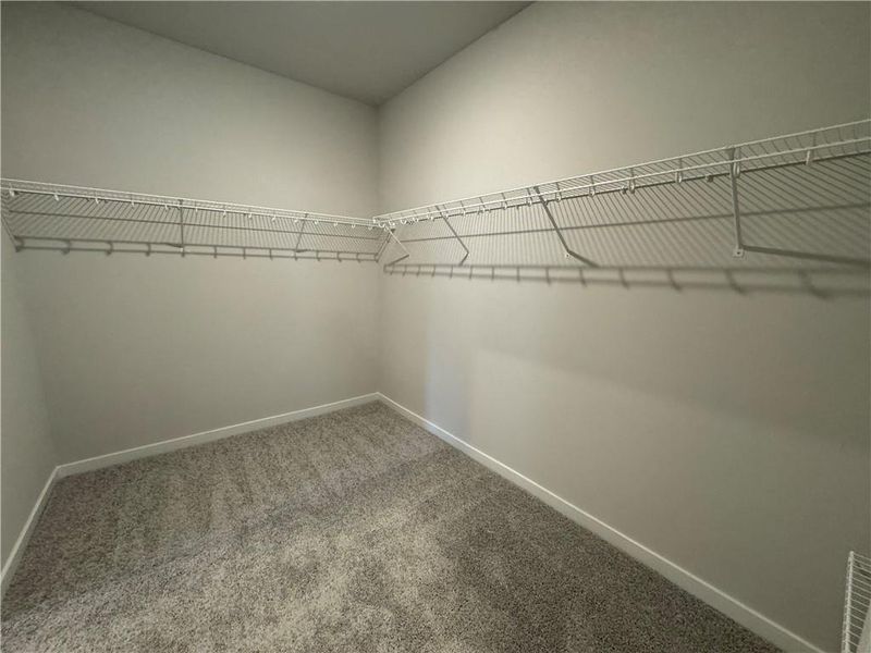 Spacious, unfurnished interior of a new home in Rosewood Lake Preserve, Hoschton (Image 28).
