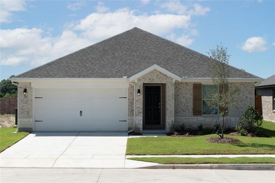 Front exterior of a new home in Churchill: Meadows 50', Anna, TX, highlighting curb appeal (Image 15). Front exterior of a new home in Churchill: Meadows 50', Anna, TX, highlighting curb appeal (Image 15).