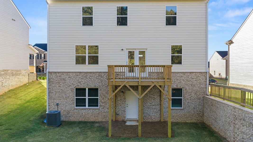 Representative exterior details of a home built from the Galen by D.R. Horton in The Reserve at Calcutta, Stockbridge (Image 4).