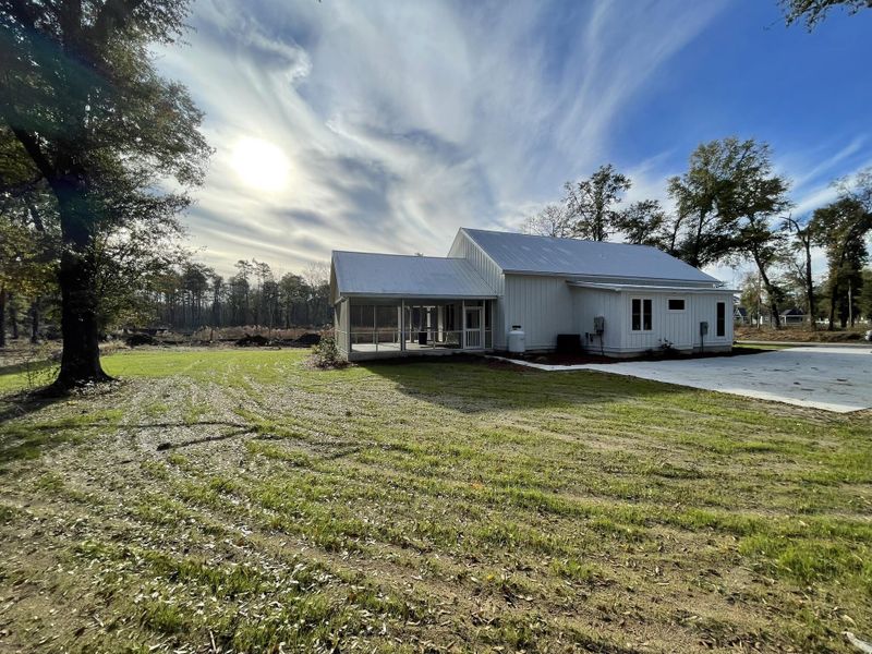 Exterior details and patio area of a home in , Summerton (Image 3).