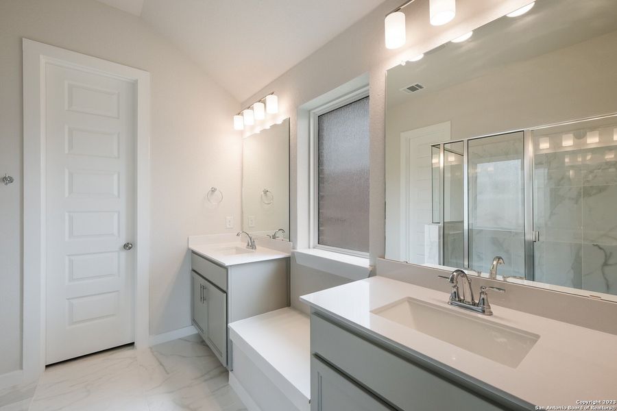 Furnished interior view inside a new home in Foxbrook, Cibolo (Image 13).