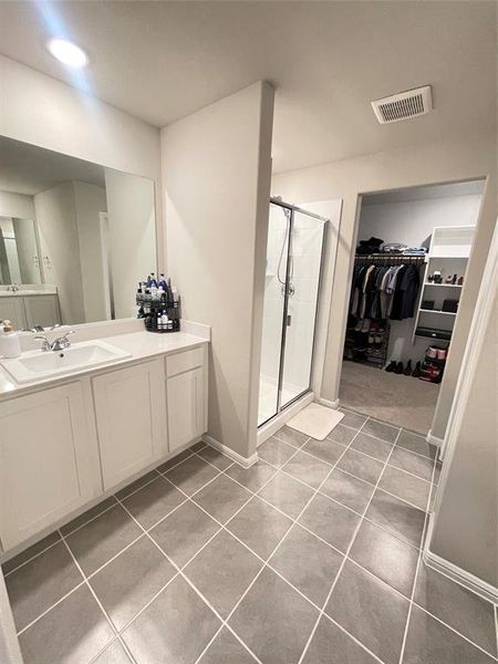 Furnished interior view inside a new home in Stonehaven, Seagoville (Image 6).