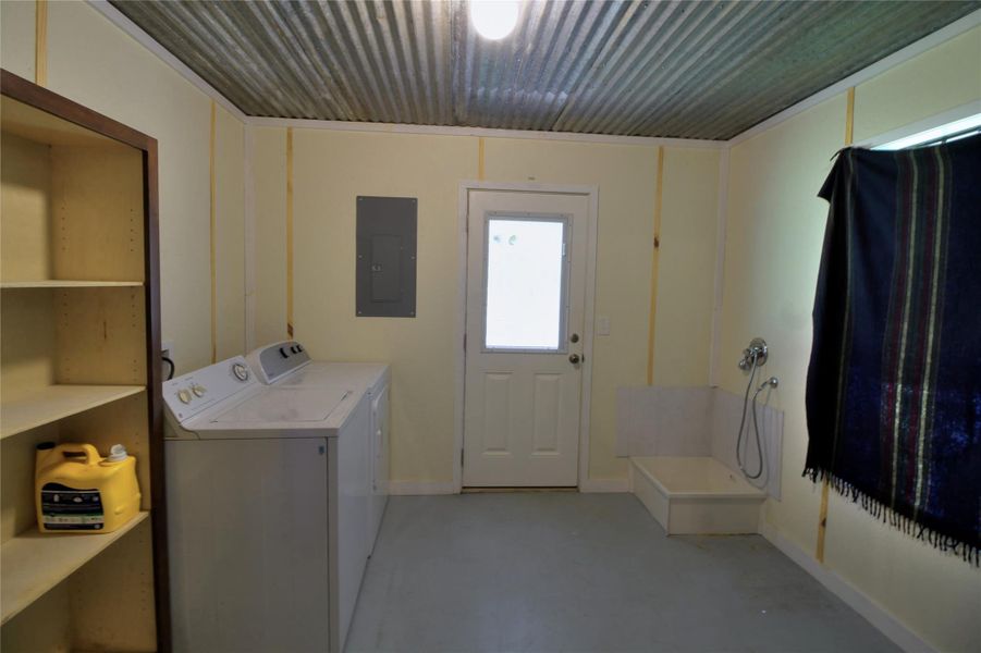 Furnished interior view inside a new home in , Lufkin (Image 3).