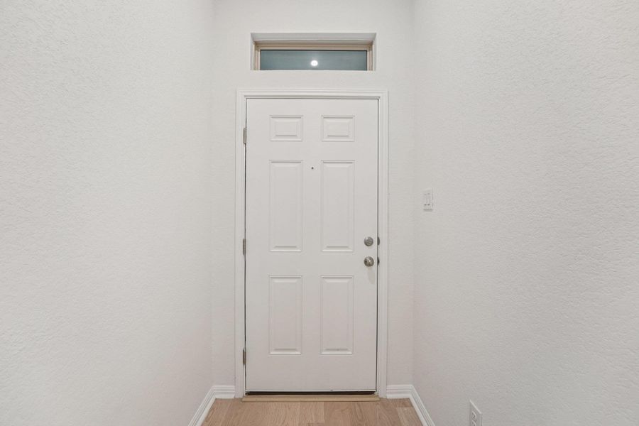 Spacious, unfurnished interior of a new home in Crosswinds, Kyle (Image 21).