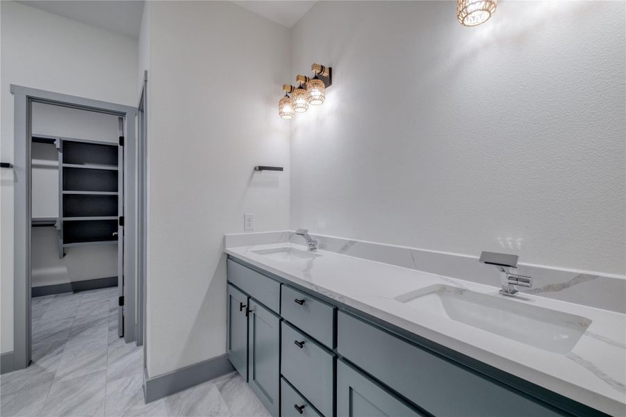 Double sink in primary bath Double sink in primary bath