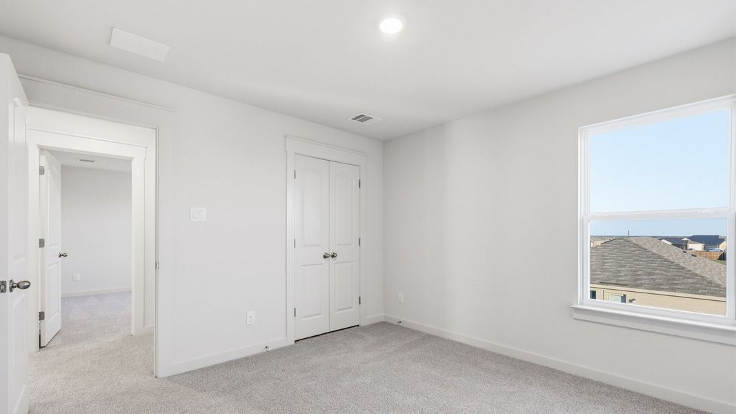 Furnished interior view inside a new home in Walden Pond, Forney (Image 36). Furnished interior view inside a new home in Walden Pond, Forney (Image 36).