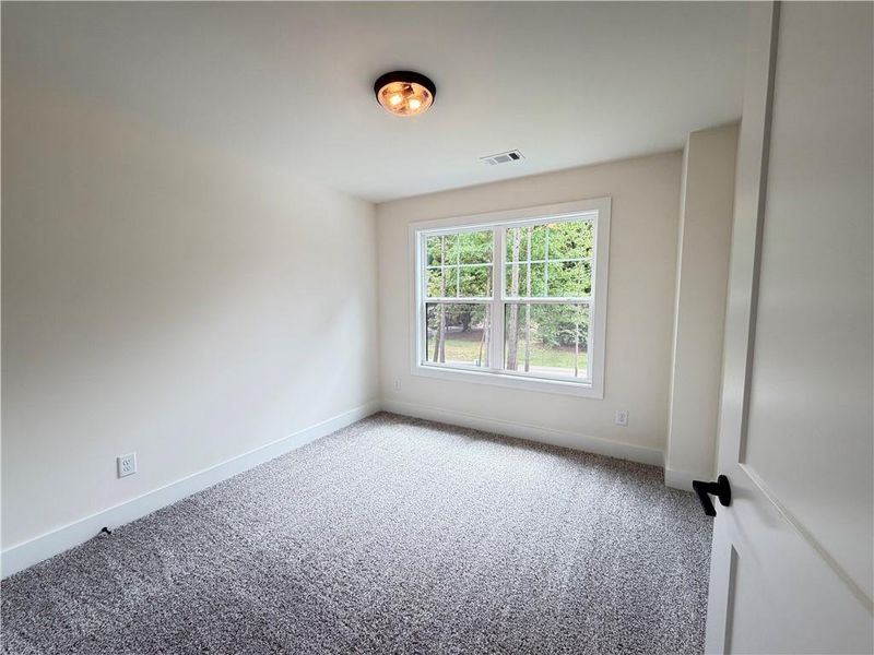 Spacious, unfurnished interior of a new home in , Jefferson (Image 35).