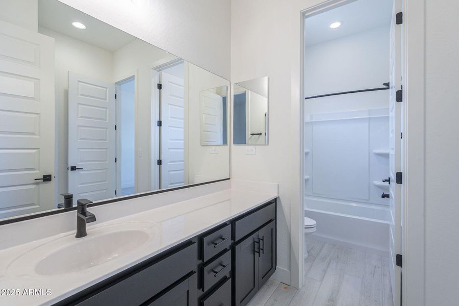 40-web-or-mls-Catalina-40 40-web-or-mls-Catalina-40