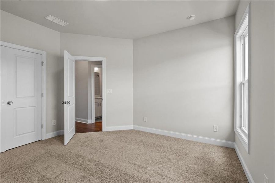 Spacious, unfurnished interior of a new home in Palisades Single Family, Cumming (Image 36).