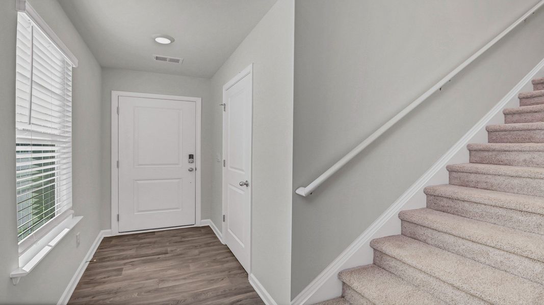 Spacious, unfurnished interior of a new home in Gates Village, Lugoff (Image 19).