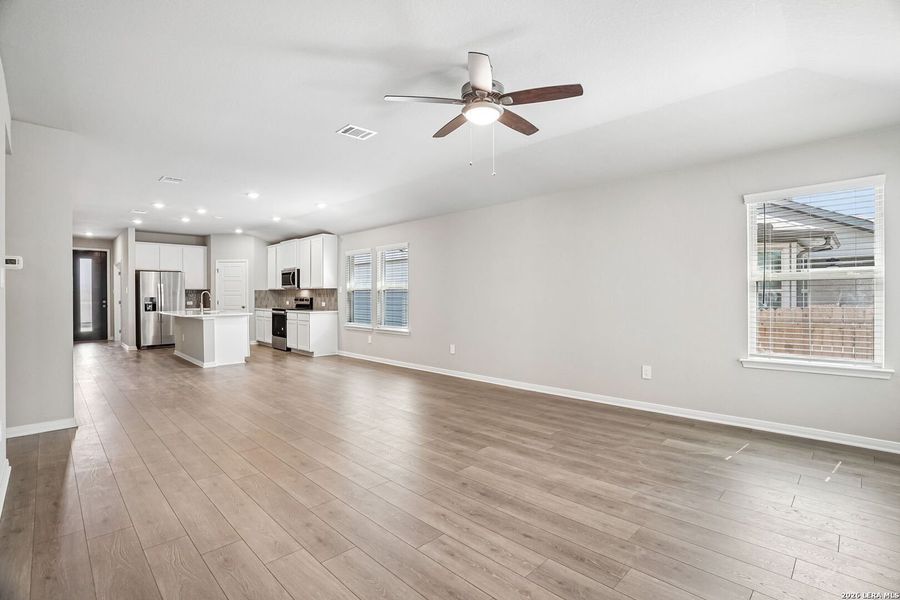 Spacious, unfurnished interior of a new home in Legendary Trails - Premier Series, Cibolo (Image 37).