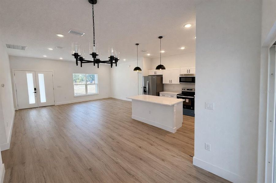 Spacious, unfurnished interior of a new home in , Citrus Springs (Image 25).