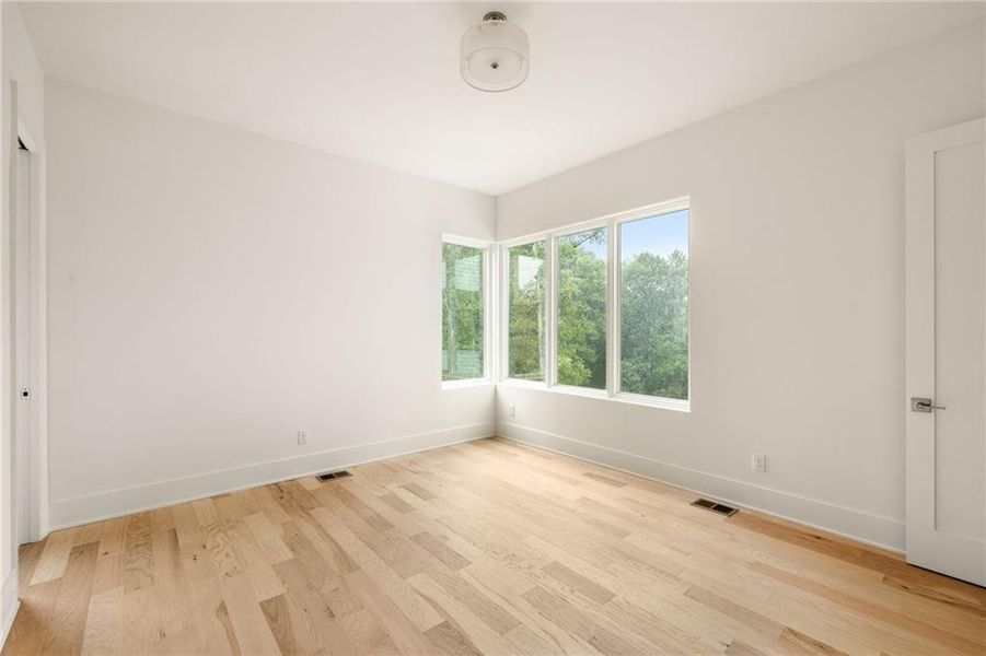 Spacious, unfurnished interior of a new home in , Chattahoochee Hills (Image 34).