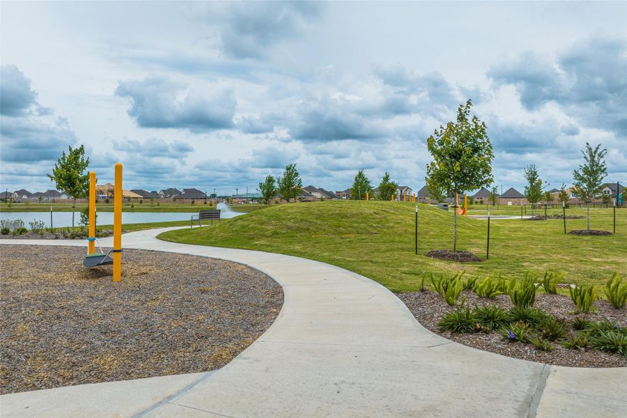 Community amenities in Windrose Green, Angleton (Image 14).