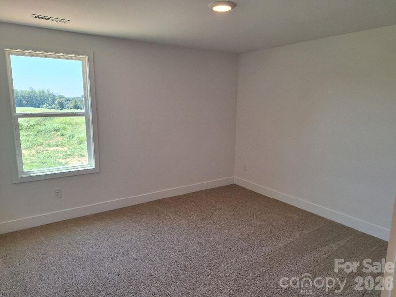 Spacious, unfurnished interior of a new home in Cardiff Glyn, Catawba (Image 21).