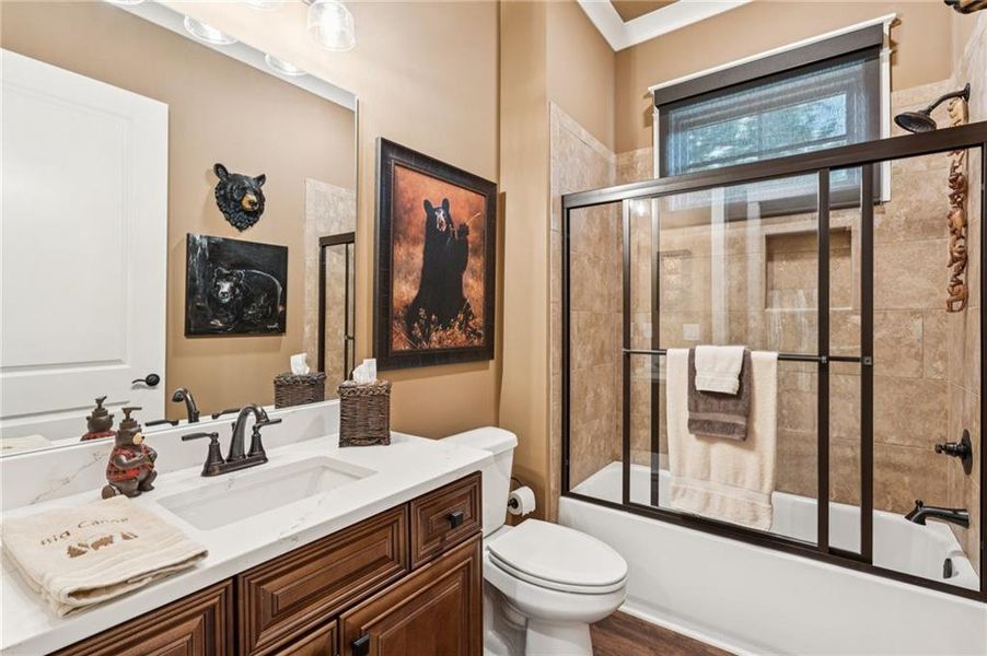 Furnished interior view inside a new home in , Jasper (Image 16).
