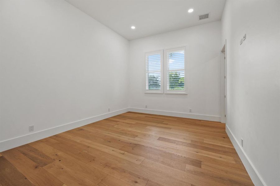 Spacious, unfurnished interior of a new home in , Wellington (Image 22).