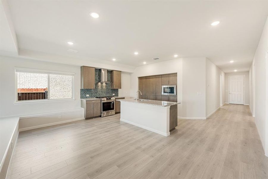 Furnished interior view inside a new home in Eagle Glen Elements, Alvarado (Image 6). Furnished interior view inside a new home in Eagle Glen Elements, Alvarado (Image 6).