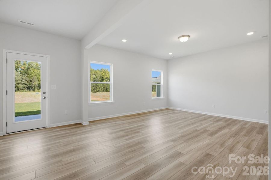 Spacious, unfurnished interior of a new home in Catawba Trace, Catawba (Image 26).