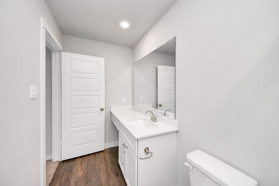 Furnished interior view inside a new home in Santa Fe, Cleveland (Image 13).