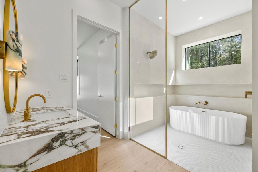 View of the junior suite located on first floor en-suite bath. View of the junior suite located on first floor en-suite bath.