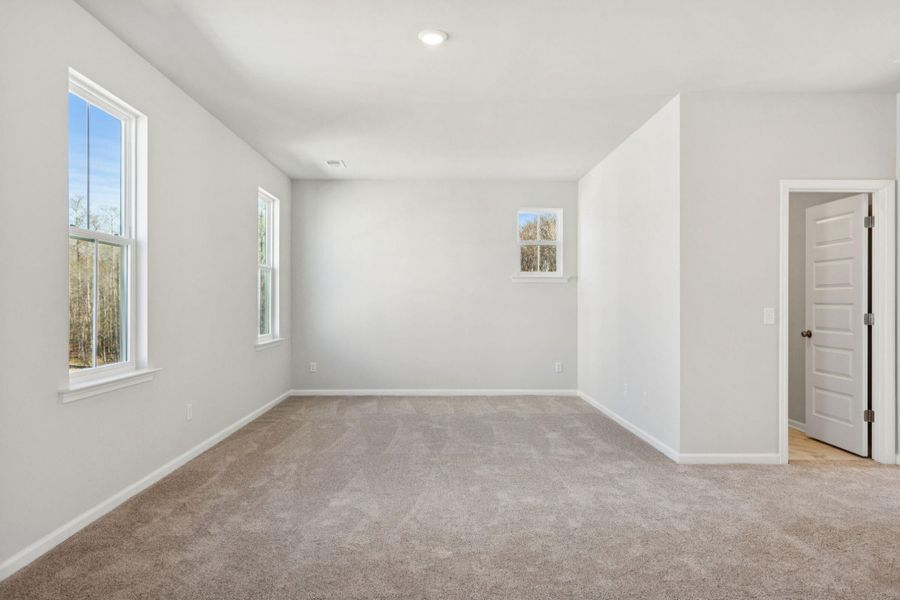 Spacious, unfurnished interior of a new home in Heron's Walk at Summers Corner, Summerville (Image 25). Spacious, unfurnished interior of a new home in Heron's Walk at Summers Corner, Summerville (Image 25).