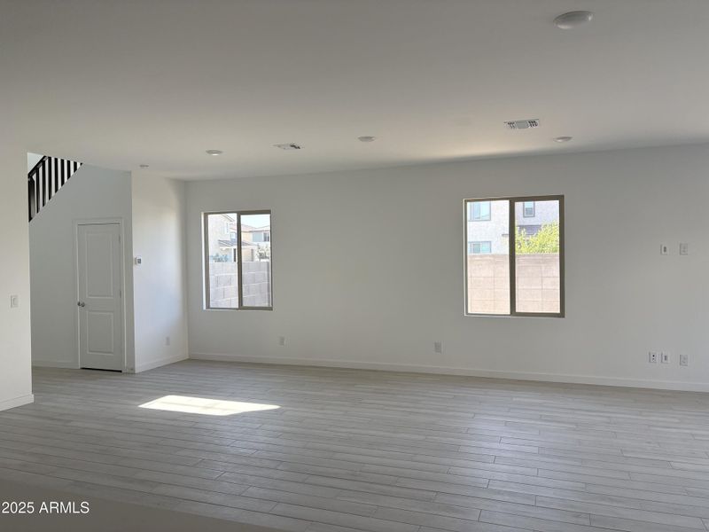 CP30 Lot 148 - Dining Area