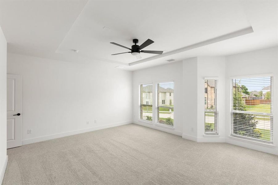 Spacious, unfurnished interior of a new home in Summit Parks, DeSoto (Image 29).