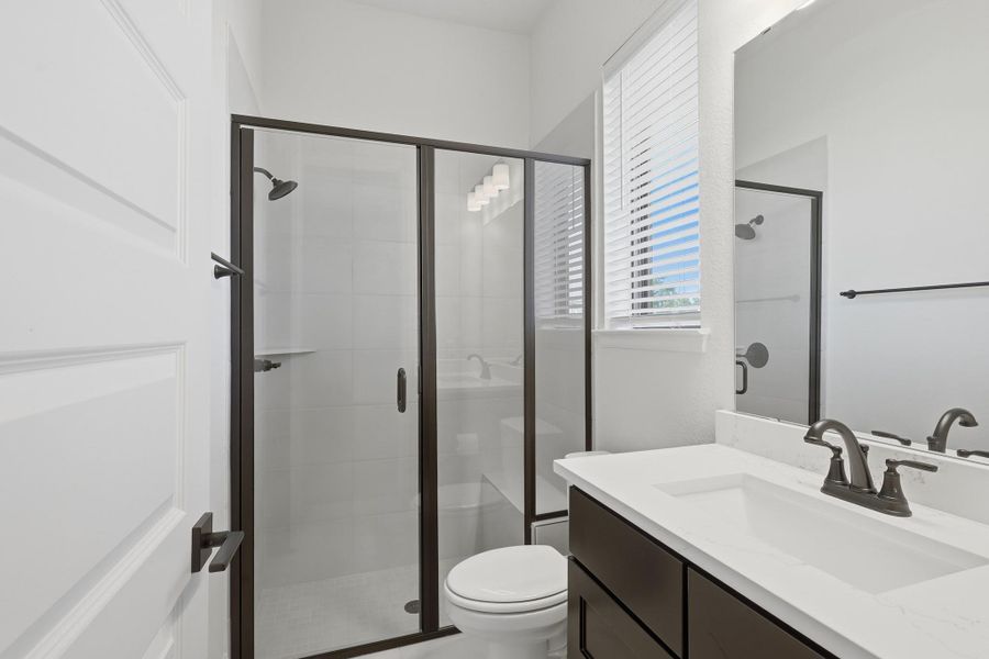 Furnished interior view inside a new home in Sienna, Missouri City (Image 15).