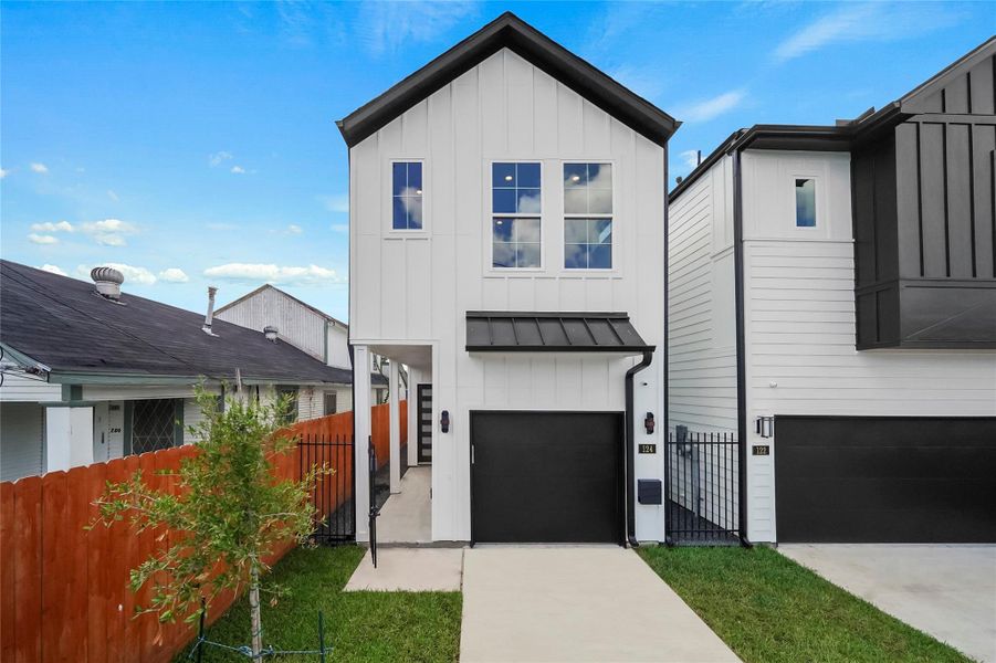 Modern elegance meets prime location at 124 E 32nd St. in the Heights—your ideal home awaits! Modern elegance meets prime location at 124 E 32nd St. in the Heights—your ideal home awaits!