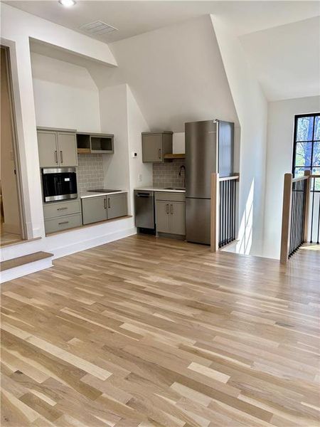 Spacious, unfurnished interior of a new home in , Roswell (Image 30).