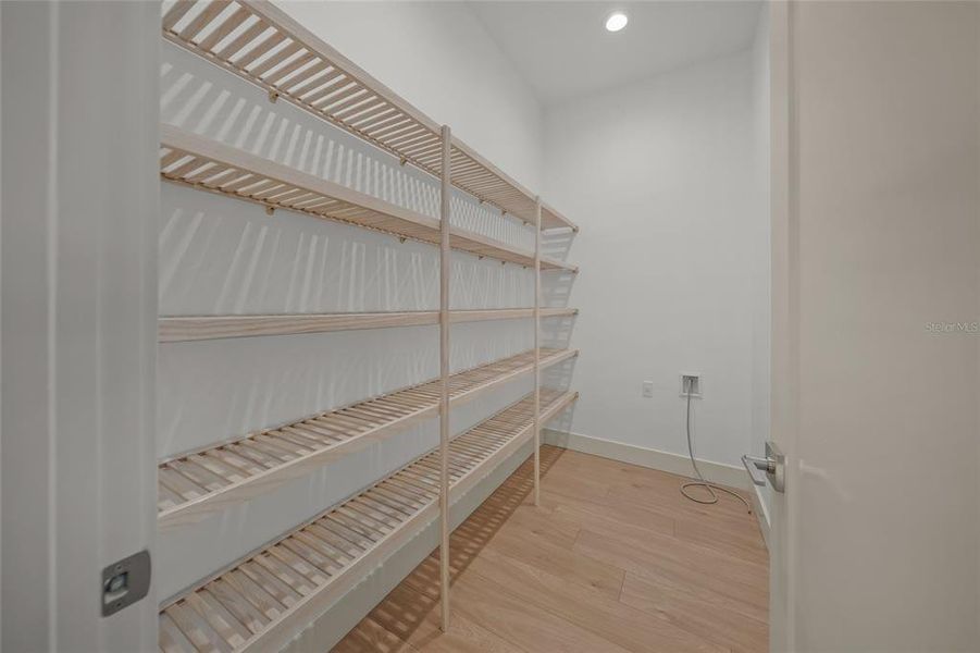 Spacious, unfurnished interior of a new home in , Venice (Image 20).