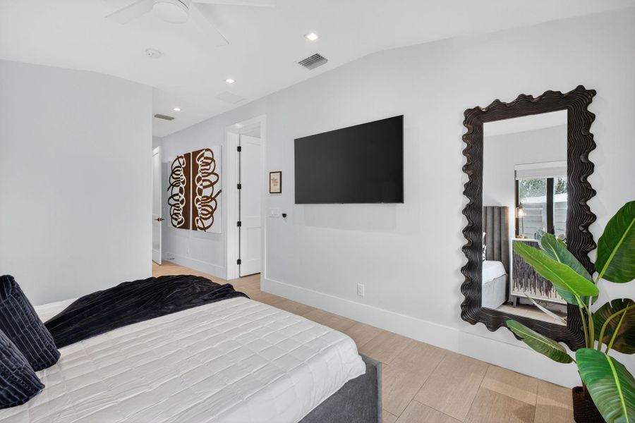 Furnished interior view inside a new home in , Oakland Park (Image 15). Furnished interior view inside a new home in , Oakland Park (Image 15).