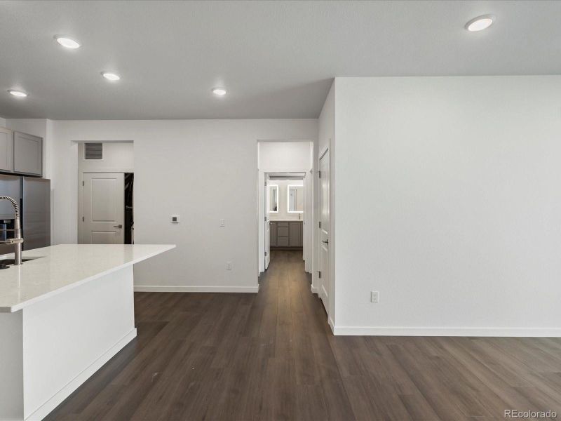Spacious, unfurnished interior of a new home in Gateway Commons, Denver (Image 15).