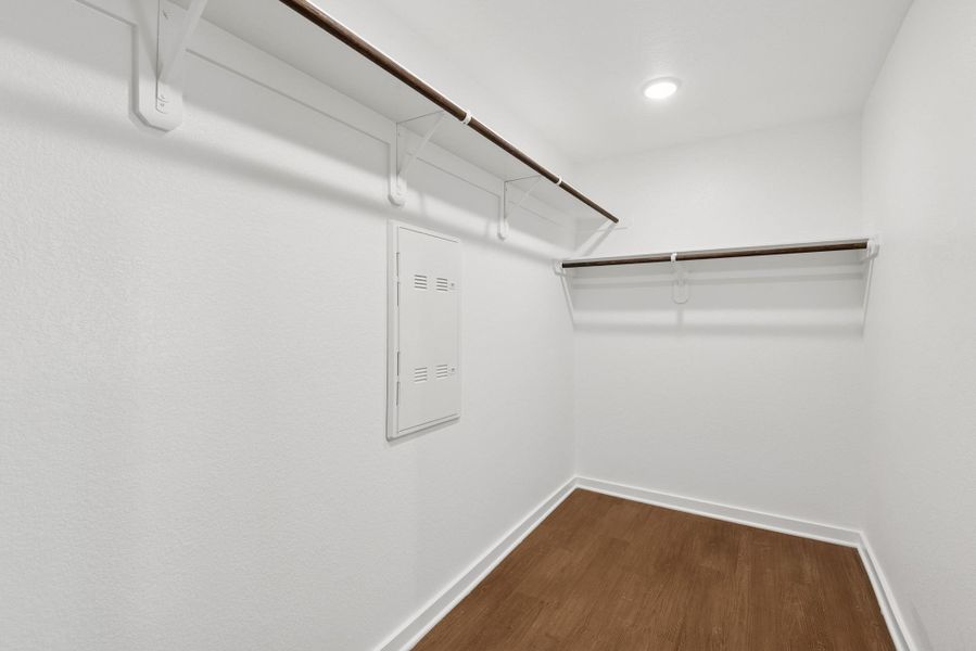 Spacious, unfurnished interior of a new home in Summerview, Fulshear (Image 11).