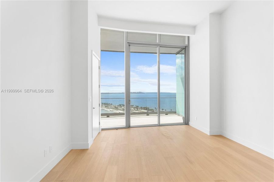 Spacious, unfurnished interior of a new home in , Miami (Image 24).