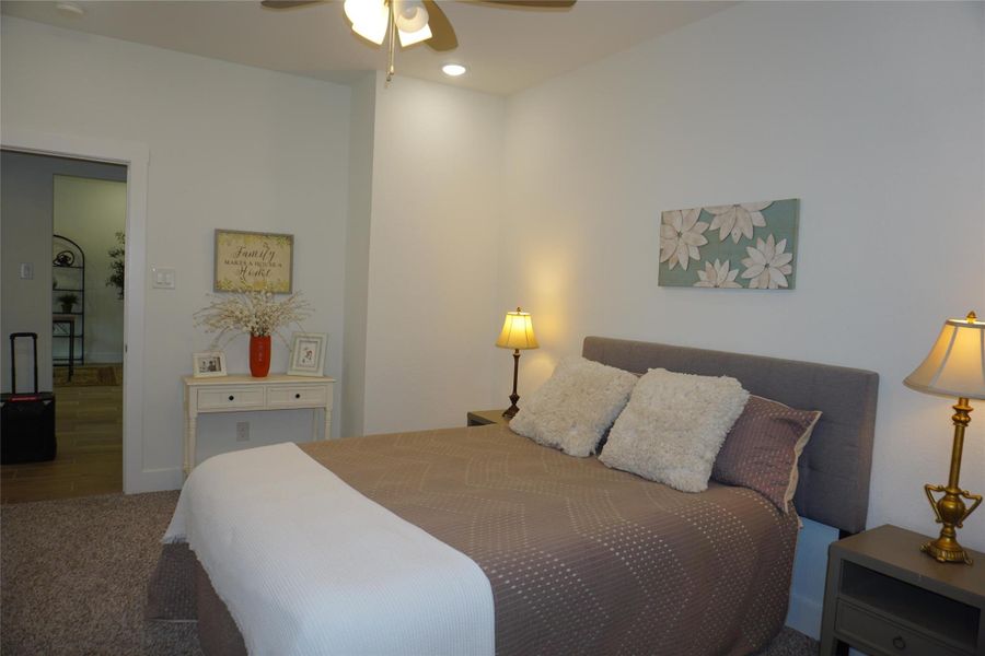 Furnished interior view inside a new home in , Hempstead (Image 19).