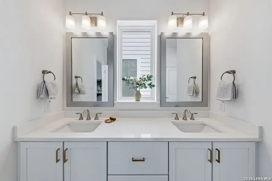 Image 23 of a home in Town Creek. Image 23 of a home in Town Creek.