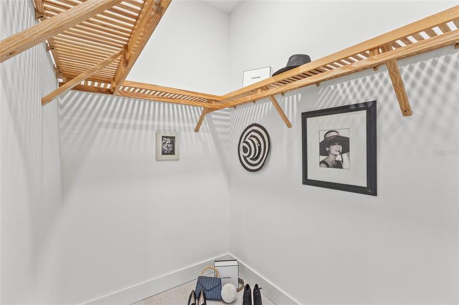 Spacious, unfurnished interior of a new home in , Sarasota (Image 25).