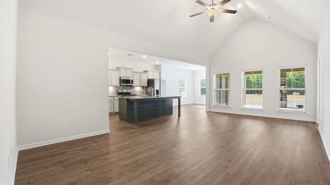 Spacious, unfurnished interior of a new home in Stillwater, Tullahoma (Image 23).
