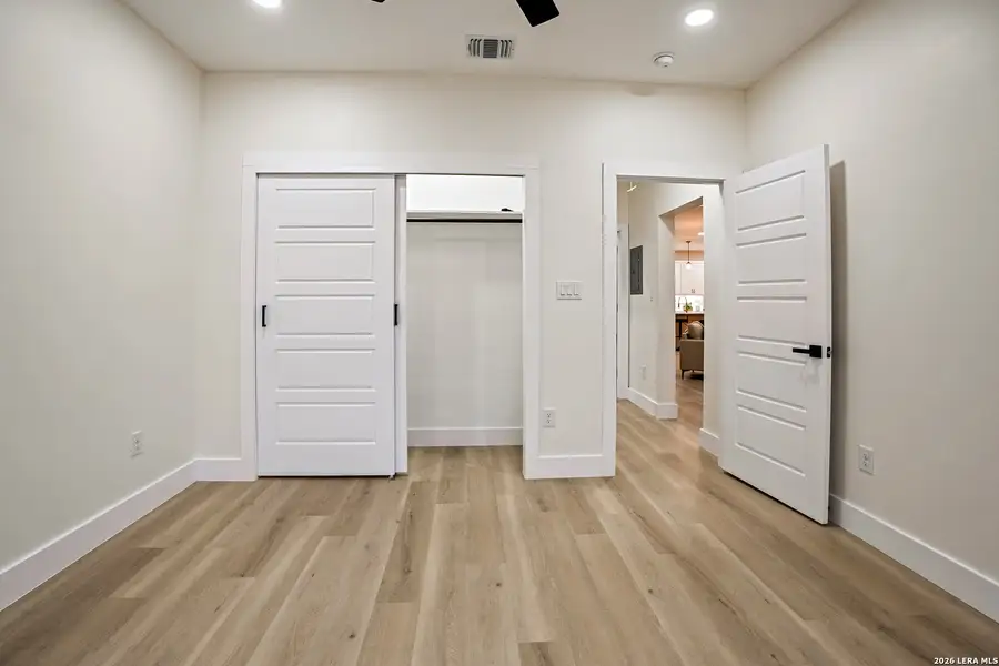 Spacious, unfurnished interior of a new home in , San Antonio (Image 14).