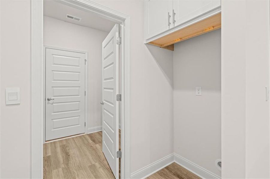 Spacious, unfurnished interior of a new home in Canterbury Villas, Carrollton (Image 13).