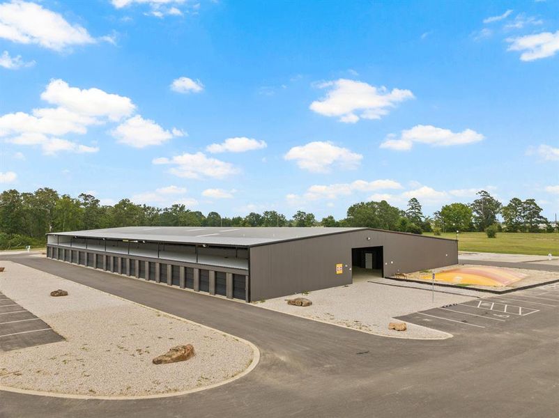 Community amenities in , Mount Pleasant (Image 16).